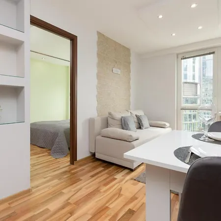 Apartmán Jana Pawla Ii Next To The Metro By Renters *