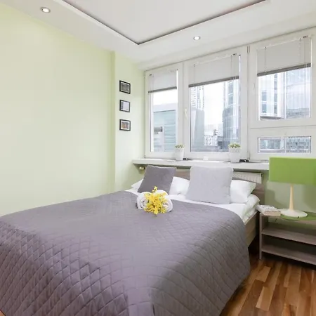 Appartamento Jana Pawla Ii Next To The Metro By Renters