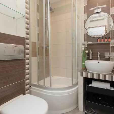 Appartamento Jana Pawla Ii Next To The Metro By Renters *