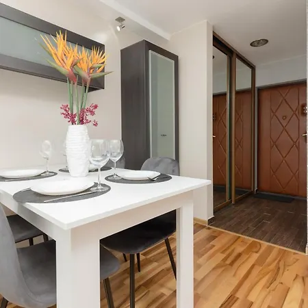 Apartment Jana Pawla Ii Next To The Metro By Renters *