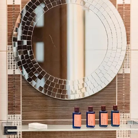 아파트 Jana Pawla Ii Next To The Metro By Renters 바르샤바