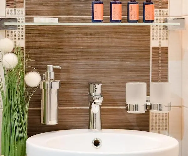 Apartman Jana Pawla Ii Next To The Metro By Renters