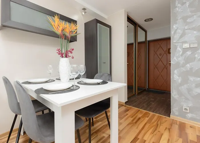 Apartman Jana Pawla Ii Next To The Metro By Renters *