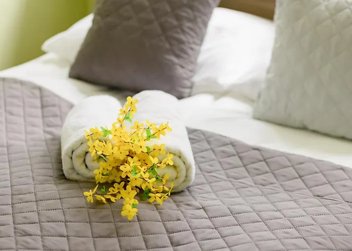 Jana Pawla Ii Next To The Metro By Renters Apartman Varsó